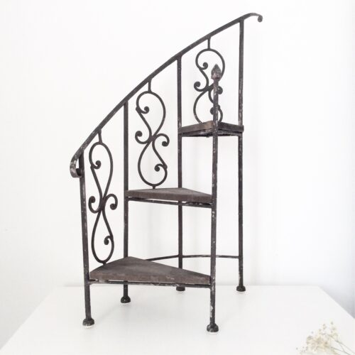 Spiral Plant Pot Display Stand